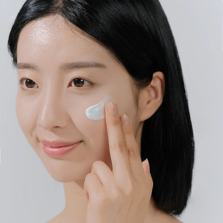 SKIN 1004 Madagascar Centella Hyalu-Cica Water-Fit Sun Serum | Sérum & Ecran solaire hydratant